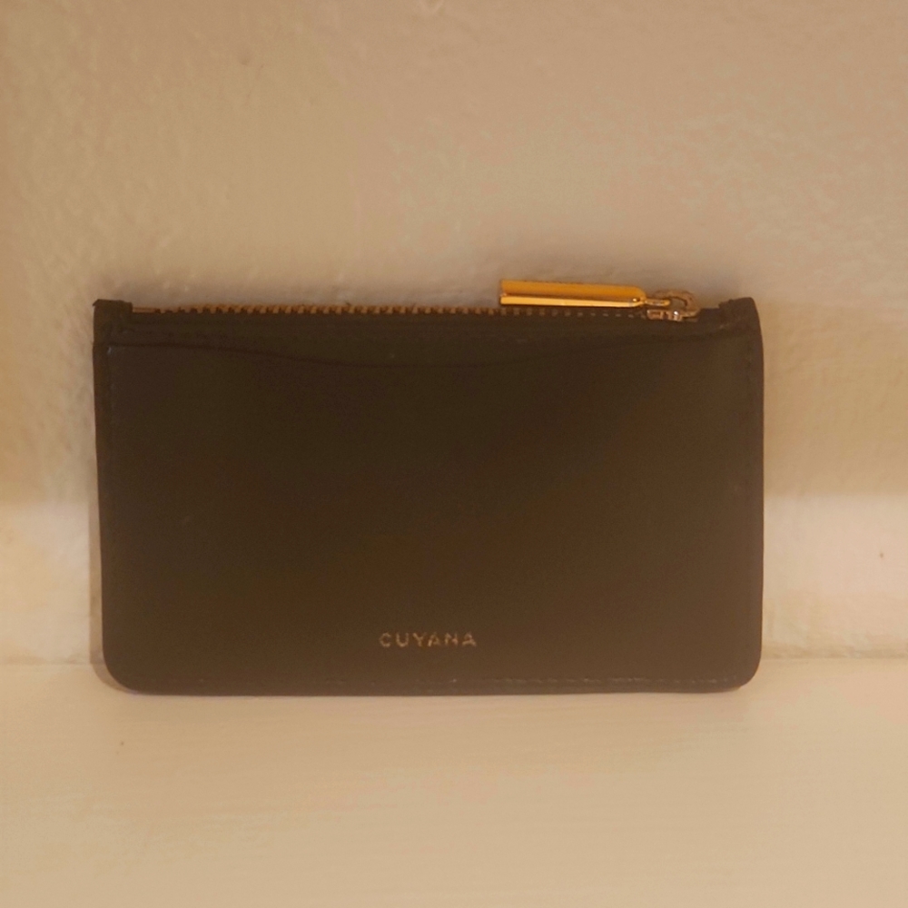Small black leather Cuyana wallet